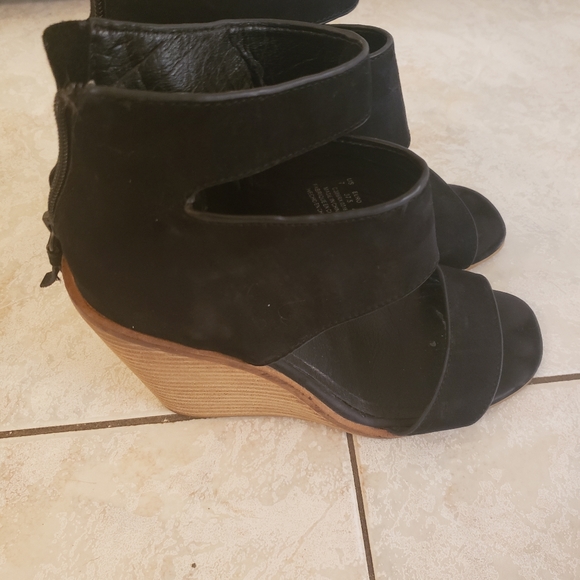 Kelsi Dagger Brooklyn sandals - Picture 6 of 6